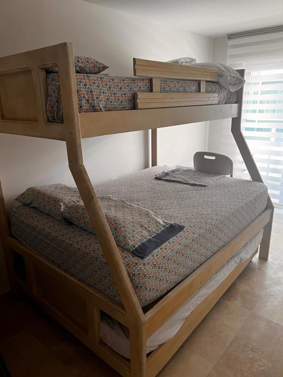 Aire Puro Frente Al Mar Edificio Sunshine * Cartagena